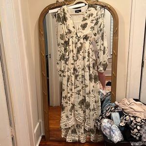 Gorgeous Lulus Floral Maxi Dress